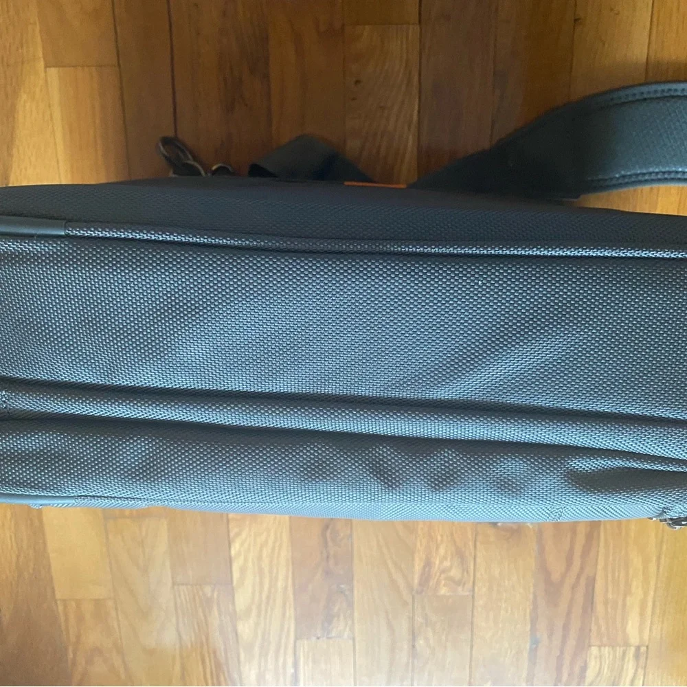Targus - Laptop Bag/Briefcase (Grey, Orange).